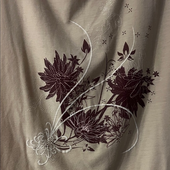 4/$20 Sleeveless Beige Floral Graphic Tank Top - Picture 4 of 5